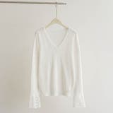 袖口の花柄レースがコーデのアクセントになるVネックニット ニットプルオーバー リ… | maison de LATIR | 詳細画像15 