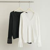 袖口の花柄レースがコーデのアクセントになるVネックニット ニットプルオーバー リ… | maison de LATIR | 詳細画像5 