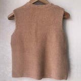 ナチュラルで優しい印象が素敵なくるみボタン付きVネックニットベスト カジュアル … | maison de LATIR | 詳細画像9 
