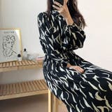 ブラック | スタンドネックデザインがクールなレトロワンピース レトロプリント 大人女子 | maison de LATIR