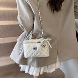 ホワイト | トレンドのチャーム付きキルティングスクエアショルダーバッグ クリスマス レディース | maison de LATIR