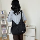 くしゅっとした立体感のあるフォルムが目を惹く、ドローストリングショルダーバッグ。… | maison de LATIR | 詳細画像5