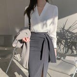 すっきりとしたVネックで上品に着こなせる、きれいめ長袖ブラウス シャツブラウス … | maison de LATIR | 詳細画像8