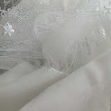 軽やかさと上品さをまとえるレイヤード調フリルネック裾レースブラウス オフィス オ… | maison de LATIR | 詳細画像11 