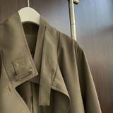 羽織るだけで大人っぽさ溢れるネックベルト付きトレンチロングコート ミドル丈 | maison de LATIR | 詳細画像11