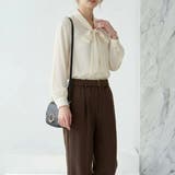 ホワイト | 大きめボウタイが華やかな、上品サテンブラウス レディース 長袖 | maison de LATIR