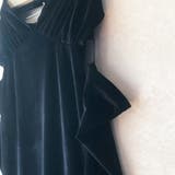 モダンでエレガントなデザインのベロアノースリーブワンピース ホルターネック | maison de LATIR | 詳細画像15