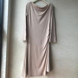 上品シルエット程よくボディラインに沿うオフショルフレアワンピース ロング丈 長袖 | maison de LATIR | 詳細画像9 