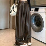 ブラウン | 洗練されたアクセントで個性を引き立てるフェイクレザーワイドパンツ フルレングス | maison de LATIR