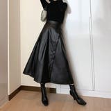 美ラインが女性らしさを引き立てるフェイクレザースカートフレアスカート ボトム | maison de LATIR | 詳細画像4