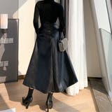 美ラインが女性らしさを引き立てるフェイクレザースカートフレアスカート ボトム | maison de LATIR | 詳細画像6