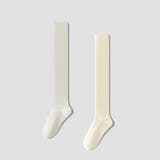 ホワイト×ベージュ | 足元からふんわり気分で選べるロングソックス セット 2色 | maison de LATIR