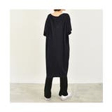 ラフに着られるのにお洒落に決まる大人のロングTシャツ シンプル 夏 | maison de LATIR | 詳細画像3