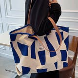 ブルー | コーデのアクセントにぴったりな全面プリントデザインキャンバストートバッグ 大容量 | maison de LATIR