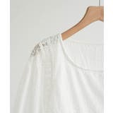 花柄レーススカラップ袖がさりげなく二の腕をカバー。ボリューム袖の夏半端丈ブラウス | maison de LATIR | 詳細画像8
