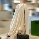 ベージュ | 上品な光沢が女性らしいサテンドルマンスリーブブラウス プルオーバー 長袖 | maison de LATIR