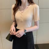 クリーム | スリムシルエットで女性らしいボタンデザインリブトップス Vネック 春 | maison de LATIR