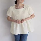 ホワイト(スクエアネック) | 1枚で華やかさを演出するバックリボンジャガードペプラムブラウス パフスリーブ ボ… | maison de LATIR