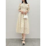 アイボリー | 2WAYショルダーフラワーラッフルワンピース | dazzlin