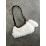 ホワイト | フェイクファーチャームショルダーバッグ | EMODA