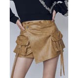 ベージュ | カーゴラップフェイクレザーショートパンツ | EMODA