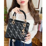 ブラック | オリジナルチャーム付き2WAYキルティングバッグ | moment+