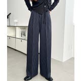 ネイビー | センタープレスツータックセミワイドストライプパンツ | moment+