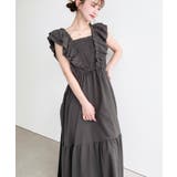 チャコールグレー | フロントシャーリングフリルワンピース | moment+