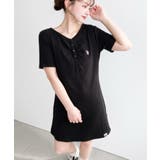 ブラック | U.S.POLO ASSN.ワンポイント刺繍ギャザーヘンリーVネック半袖ワンピ | moment+