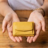 イエロー | イタリア製シュリンクレザー スキミング防止機能付き ミニ財布 三つ折り財布 | MURA
