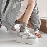 ホワイト/グレー | 厚底プラットフォーム  パールパーツ付 インヒール スニーカー 949 | Shoes in Closet