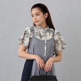 19ライトグレー | 衿ベルト 水彩柄ブラウス | NICOLE