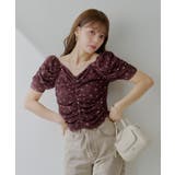 BRN/YEW | 【Chico】チョーカー付きフラワープリントギャザートップス | PAL GROUP OUTLET