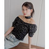 BK/YEW | 【Chico】チョーカー付きフラワープリントギャザートップス | PAL GROUP OUTLET