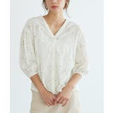 オフホワイト | カット刺繍ノーカラーブラウス ブラウス 綿100 コットン ノーカラー 刺繍 | Pierrot