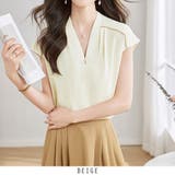 ベージュ | オフィスブラウス シルキー サテン風 Vネック シンプル | RAKUku