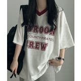 ライトベージュ | カレッジロゴ Vネック オーバーサイズ 半袖Tシャツ | VIVID LADY