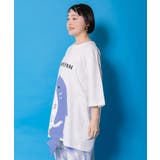 しっぽ飛び出しサメニャン柄Tシャツ | ScoLar | 詳細画像2