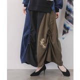 ブラック | 花刺繍バイカラー切替 ドロストスカート | ScoLar