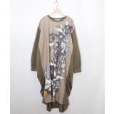 ベージュ | 不思議な街柄タック入りワンピース | ScoLar