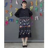 ブラック | 冬のオーナメント×花柄 前開きワンピース | ScoLar