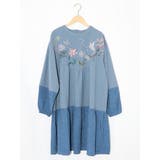 ブルー | 花蝶刺繍シャーリング生地ティアード風ワンピース | ScoLar