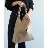 グレイッシュベージュ | A4サイズ収納可能でポーチもついてる!ハンドタックトライアングルトートバッグ | SETUP7【WOMEN】