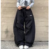 ブラック | 刺しゅうロゴ裾ドロストルーズワイドパンツ | SHEENA 