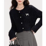 ブラック | フェミニンな装いを引き立てるリボンブローチ付きフワフワカーディガン カーディガン… | Sibra