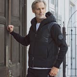 ブラック | サイドロゴニットコンビリラックスダウンジャケット | SHIFFON