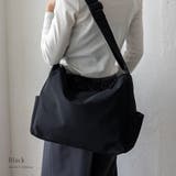 ブラック | 軽量撥水ナイロンショルダーバッグ | Vita Felice