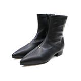 ブラック | ポインテッドトゥゴールドアクセントストレッチショートブーツ | VIVIAN COLLECTION
