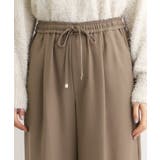 きれい見えとリラックス感を両立。秋の大人カジュアルに効くイージーパンツ | grove | 詳細画像17