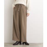 モカ(042) | きれい見えとリラックス感を両立。秋の大人カジュアルに効くイージーパンツ | grove